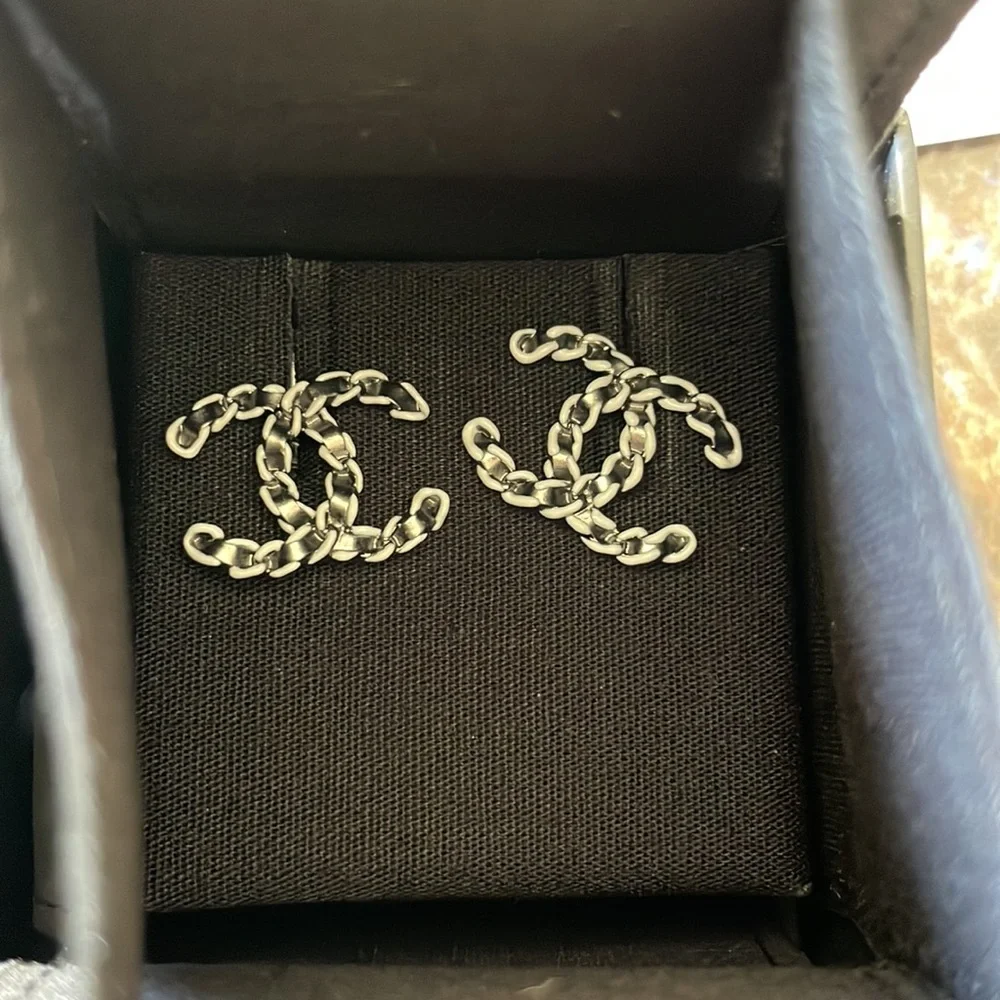 Chanel 22p ruthenium white earrings classic cc logo pierced